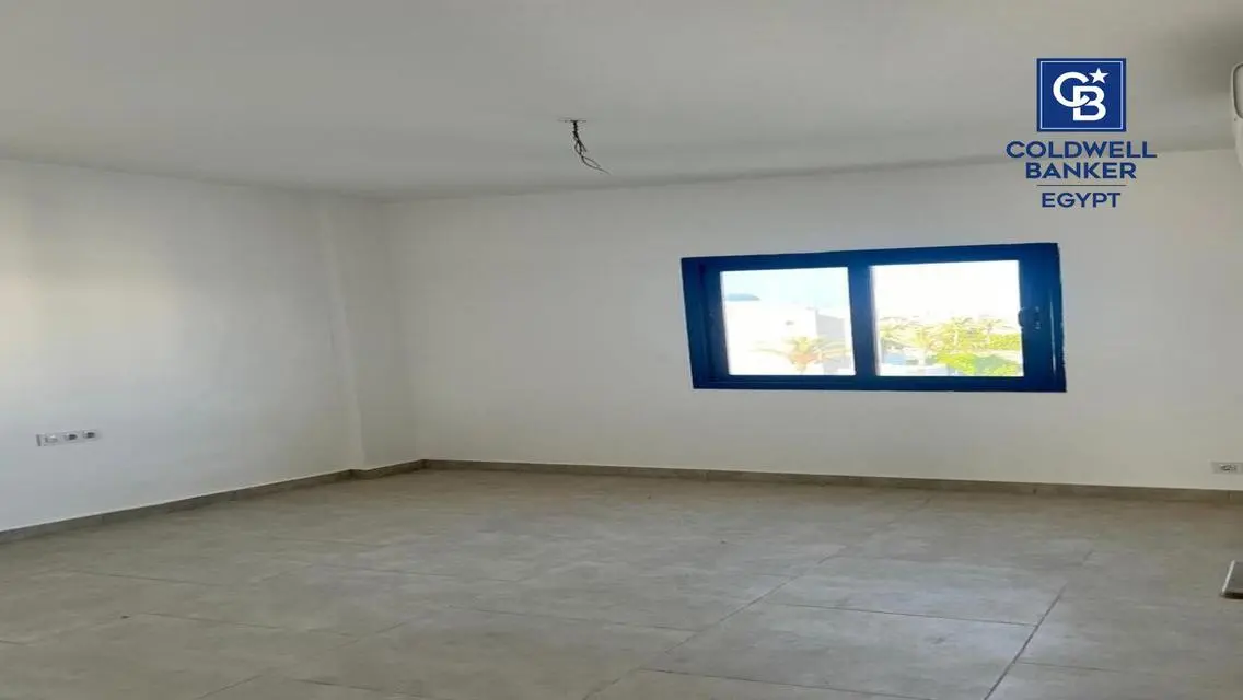 عقار متميز للبيع بمساحة واسعة