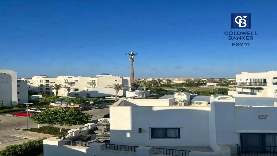 عقار متميز للبيع بمساحة واسعة