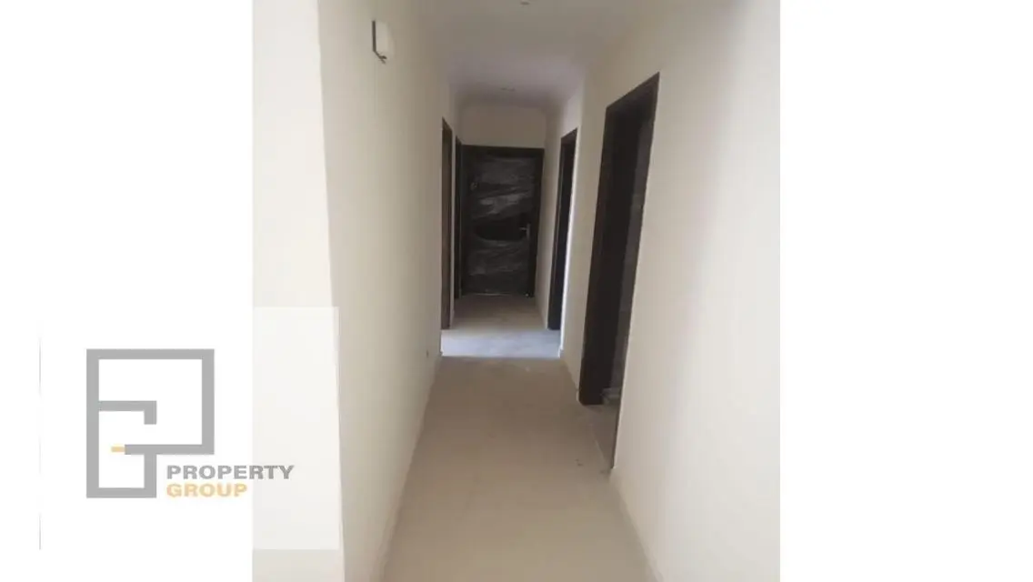 Luxurious Mansion with Spacious Amenities