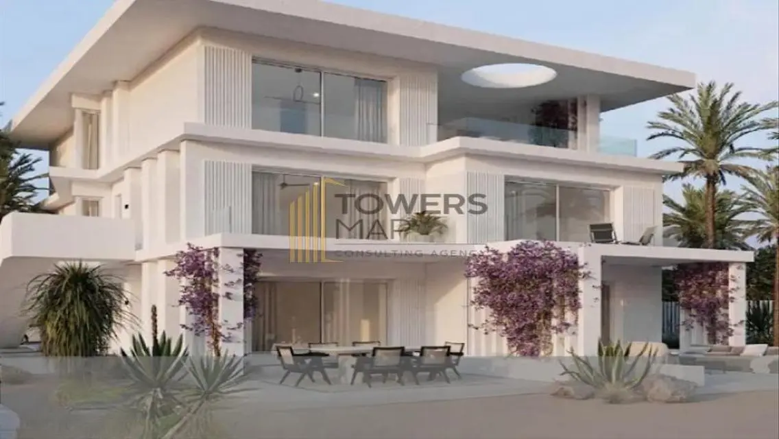 Spacious Apartment with Balcony and Shared Pool