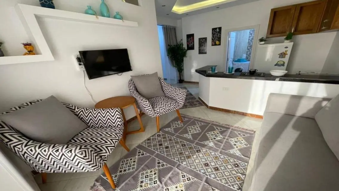 Luxury Villa with Private Garden and Pool for Sale