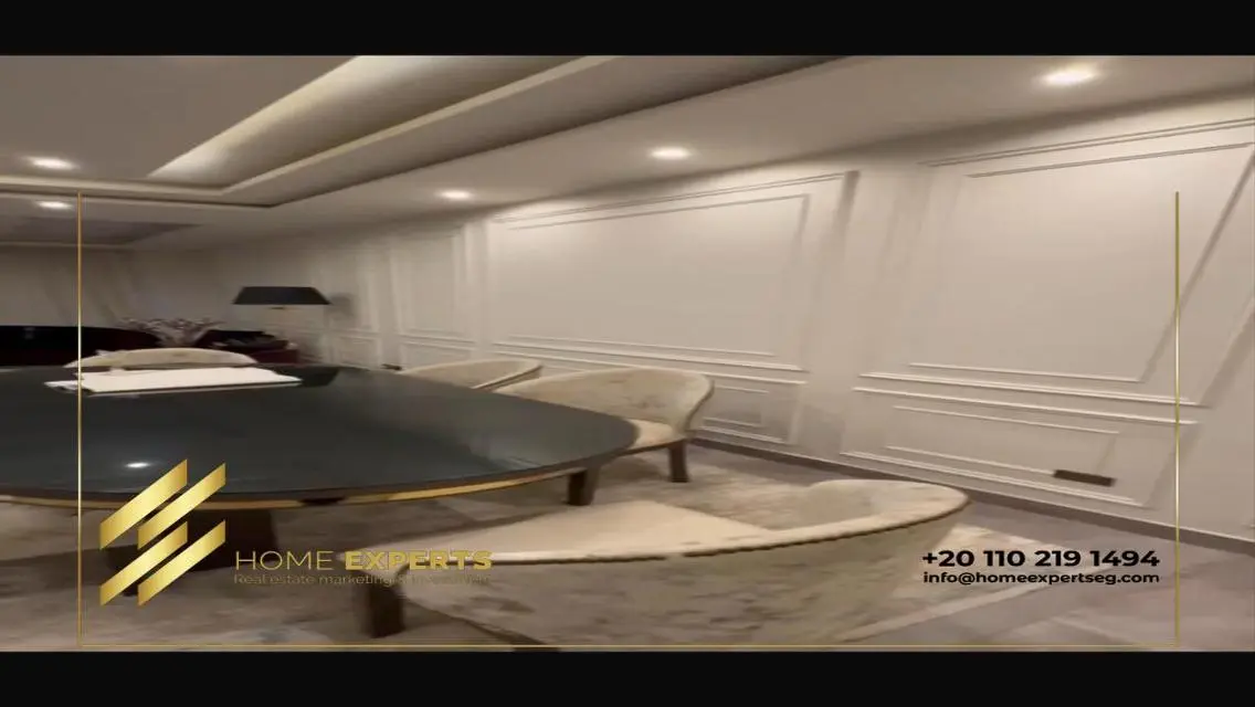 Luxury Apartment with Ample Space and Shared Pool in a Prime Location