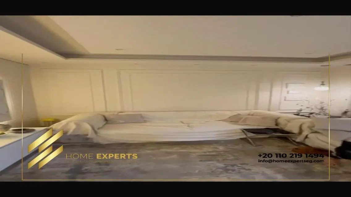 Luxury Apartment with Ample Space and Shared Pool in a Prime Location