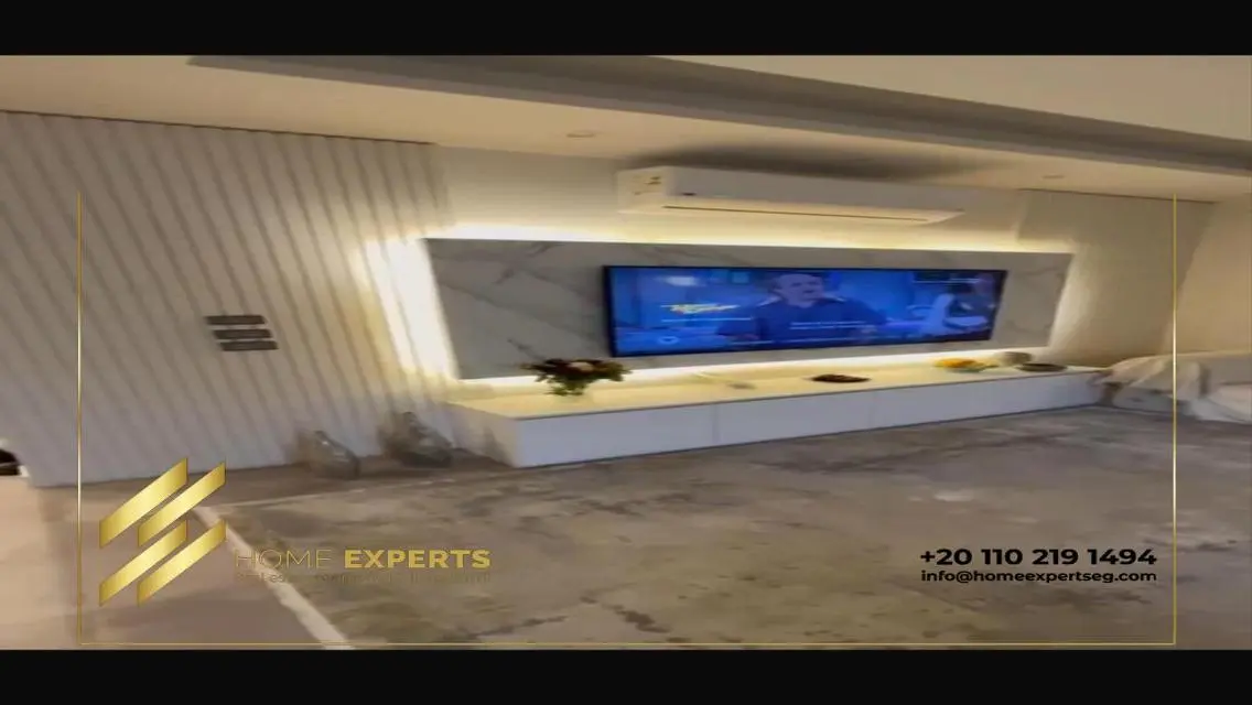 Luxury Apartment with Ample Space and Shared Pool in a Prime Location