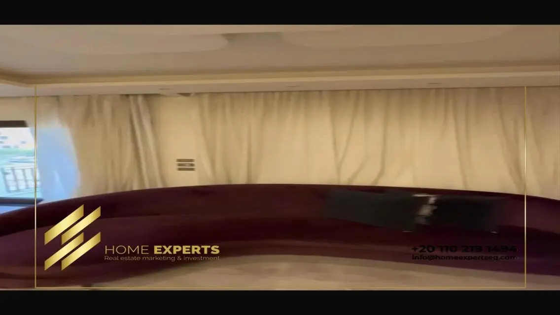 Luxury Apartment with Ample Space and Shared Pool in a Prime Location
