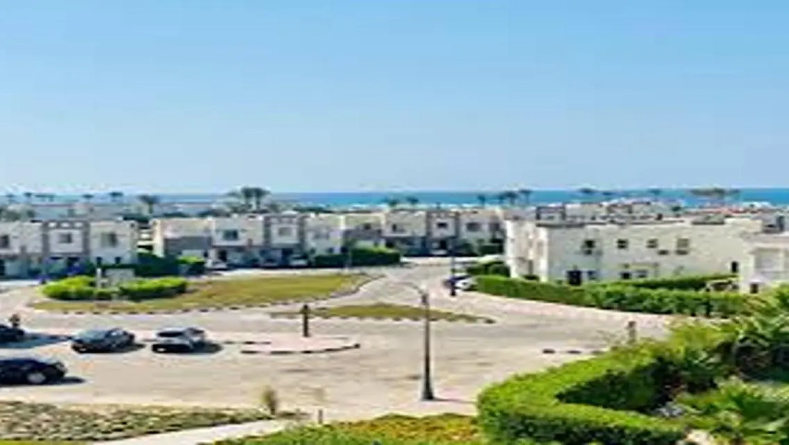 Luxury 3-Bedroom Apartment with Private Pool and Stunning Lake Views