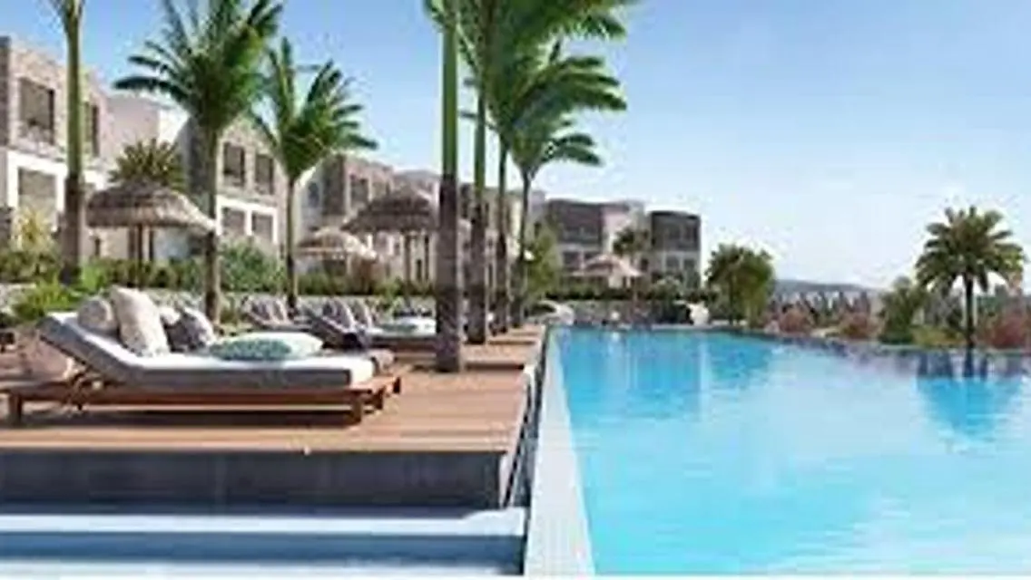 Luxury 3-Bedroom Apartment with Private Pool and Stunning Lake Views
