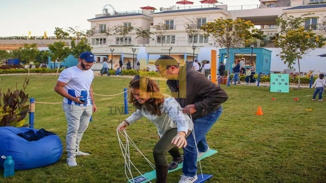 شقة فاخرة مطلة على البحيرات مع أمكانية الوصول إلى نادي صحي