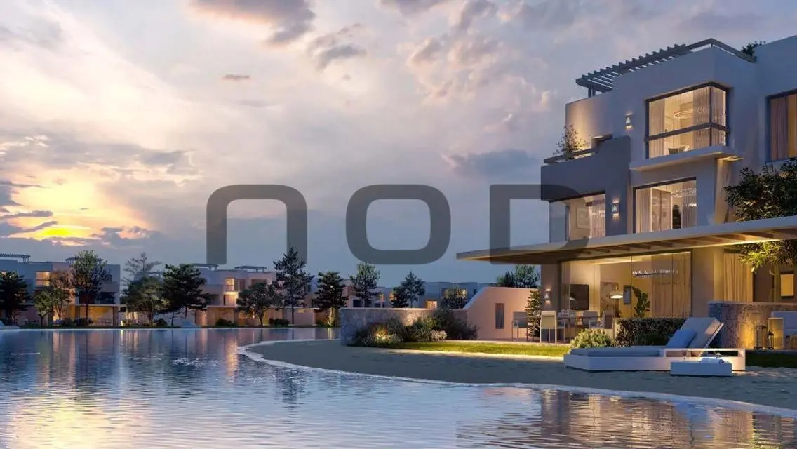 Luxury Apartment with Stunning Lake View