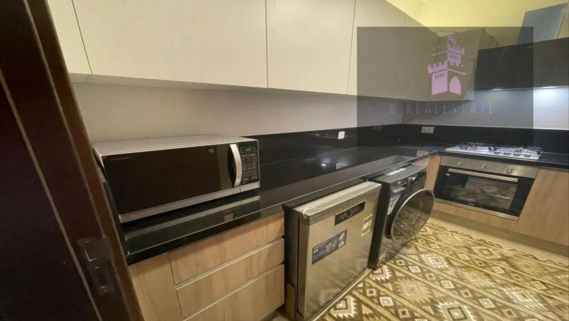 Luxury 3-Bedroom Apartment in the Heart of the City