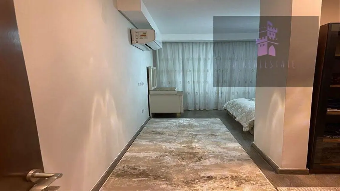 Luxury 3-Bedroom Apartment in the Heart of the City