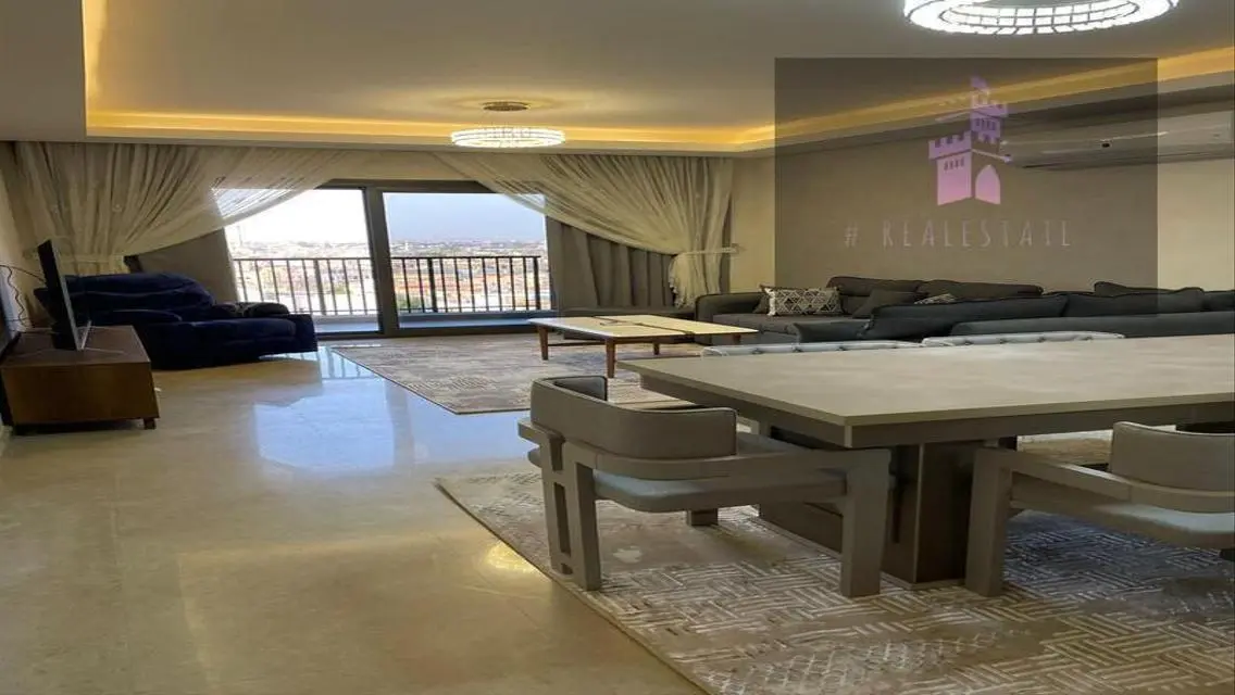 Luxury 3-Bedroom Apartment in the Heart of the City