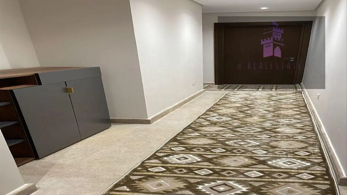 Luxury 3-Bedroom Apartment in the Heart of the City