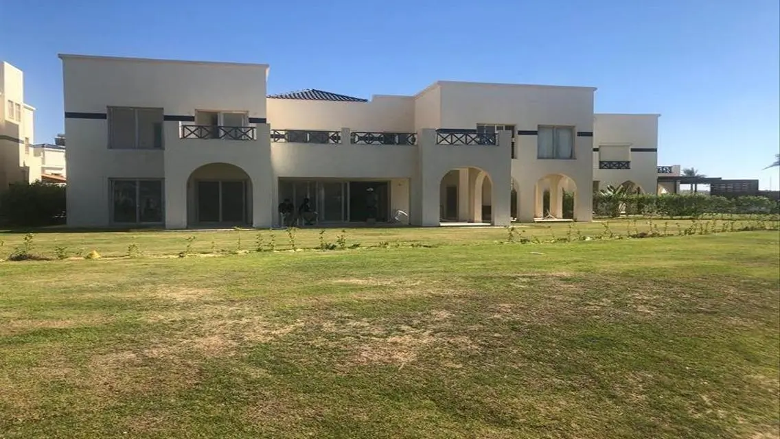 Luxury Villa Overlooking Lakes for Sale