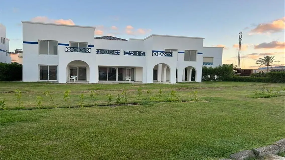 Luxury Villa Overlooking Lakes for Sale