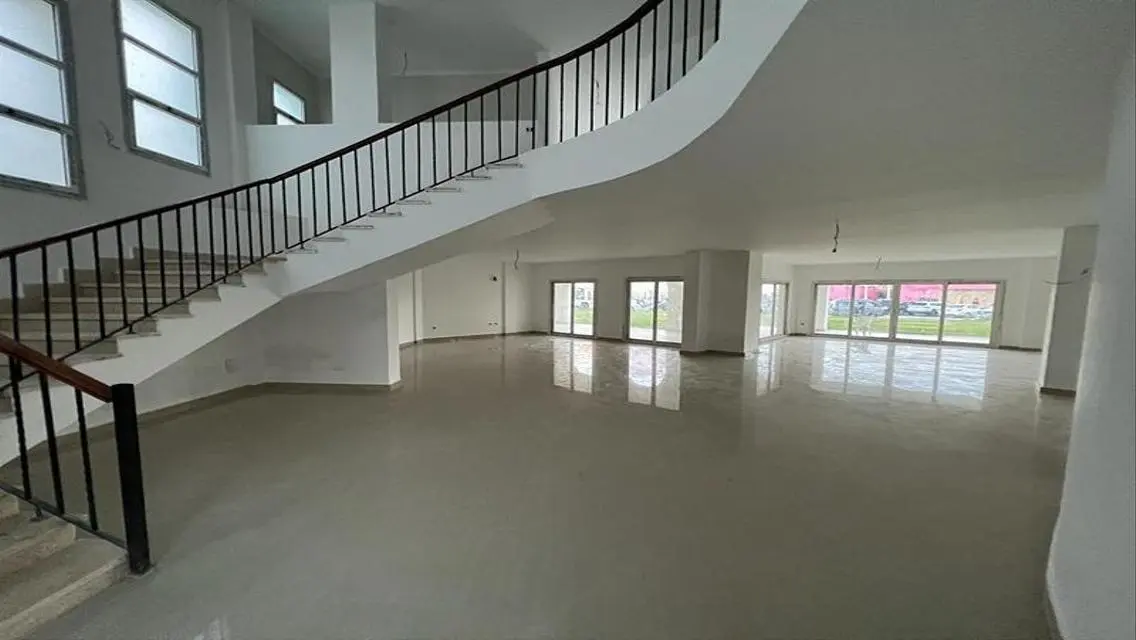 Luxury Villa Overlooking Lakes for Sale