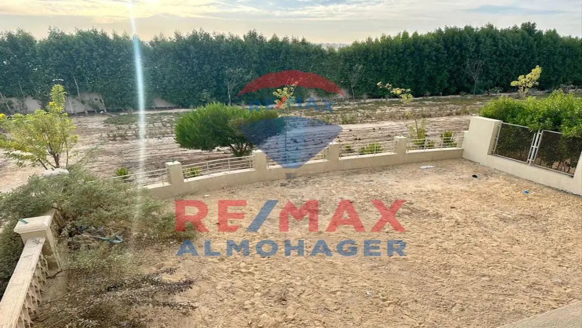 Luxury Villa with Private Garden for Sale