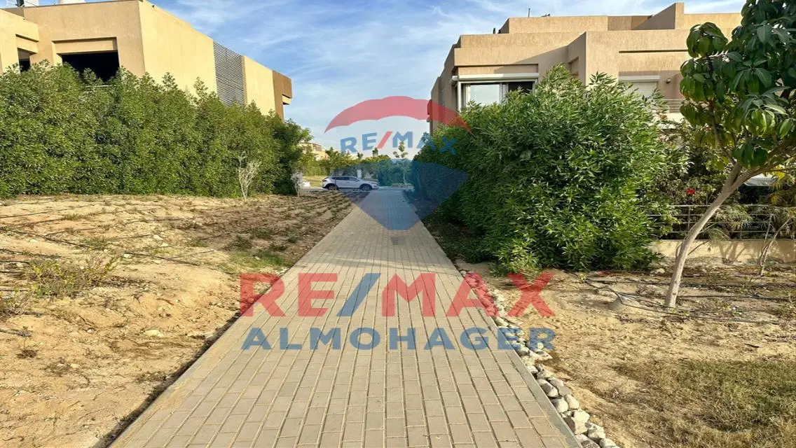 Luxury Villa with Private Garden for Sale