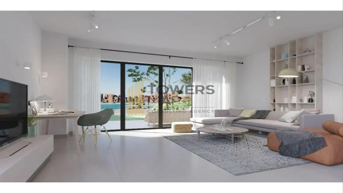 Luxury Apartment Overlooking Lakes