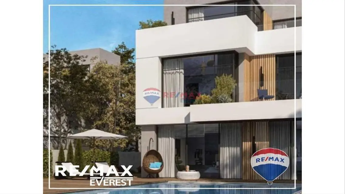 Luxurious Apartment with Private Garden and Maid Room