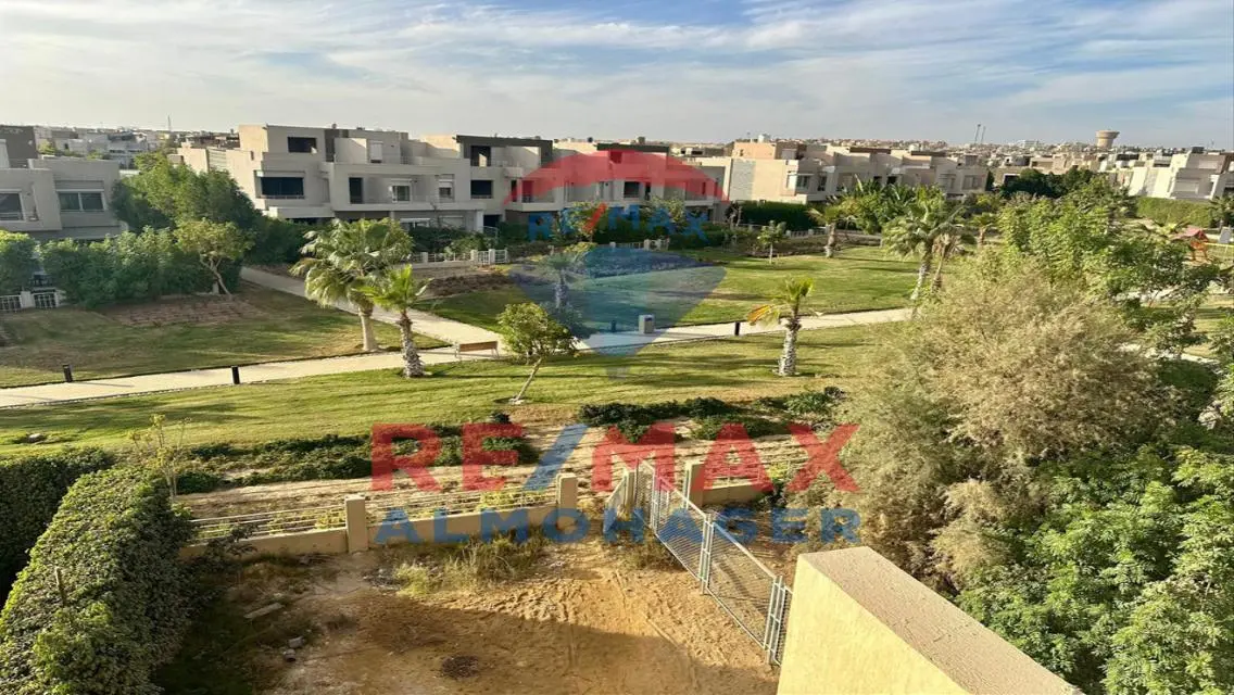 Luxury Apartment in Al-Mohager with Private Garden