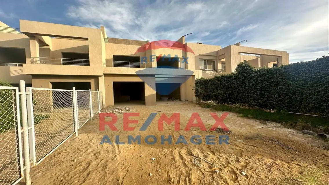 Luxury Apartment in Al-Mohager with Private Garden