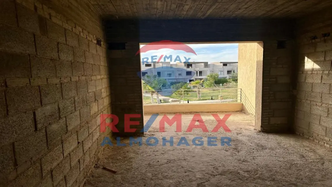 Luxury Apartment in Al-Mohager with Private Garden