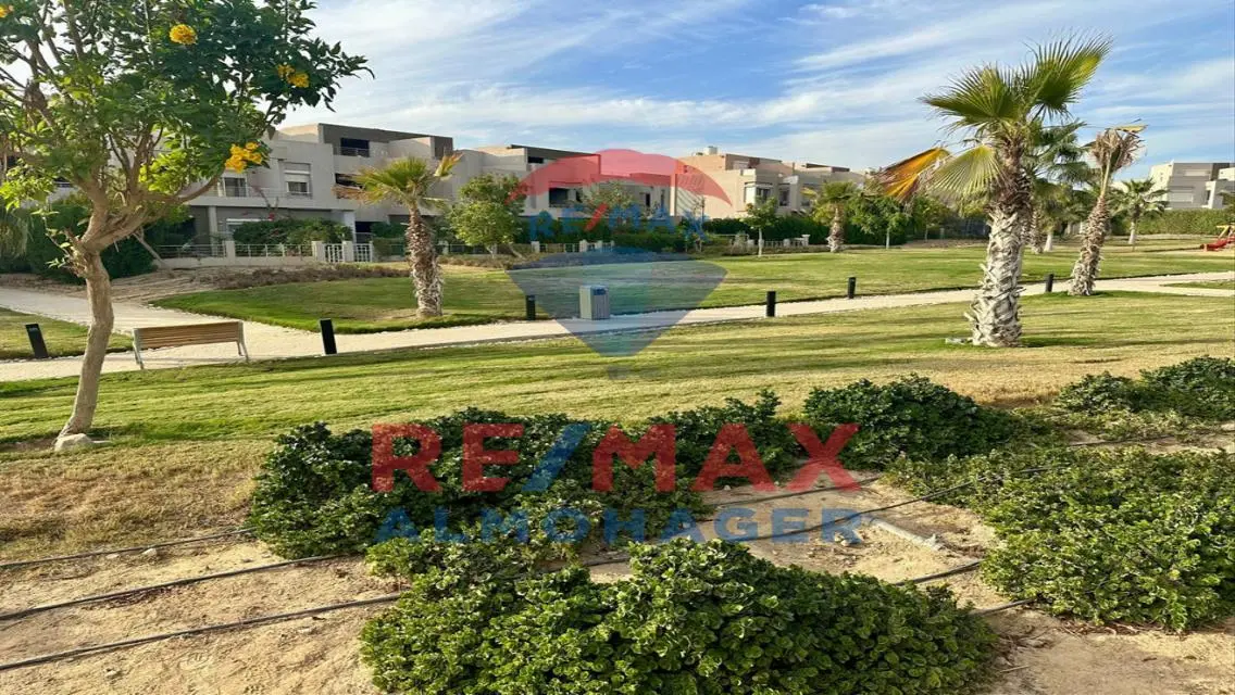Luxury Apartment in Al-Mohager with Private Garden