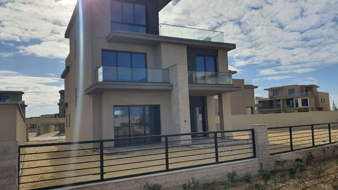 Luxurious Property for Large Families with Complete Amenities