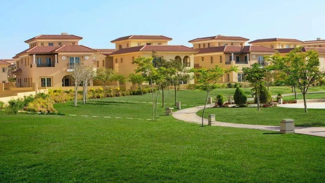 Luxury Villa for Sale with Spacious Design and Stunning Views