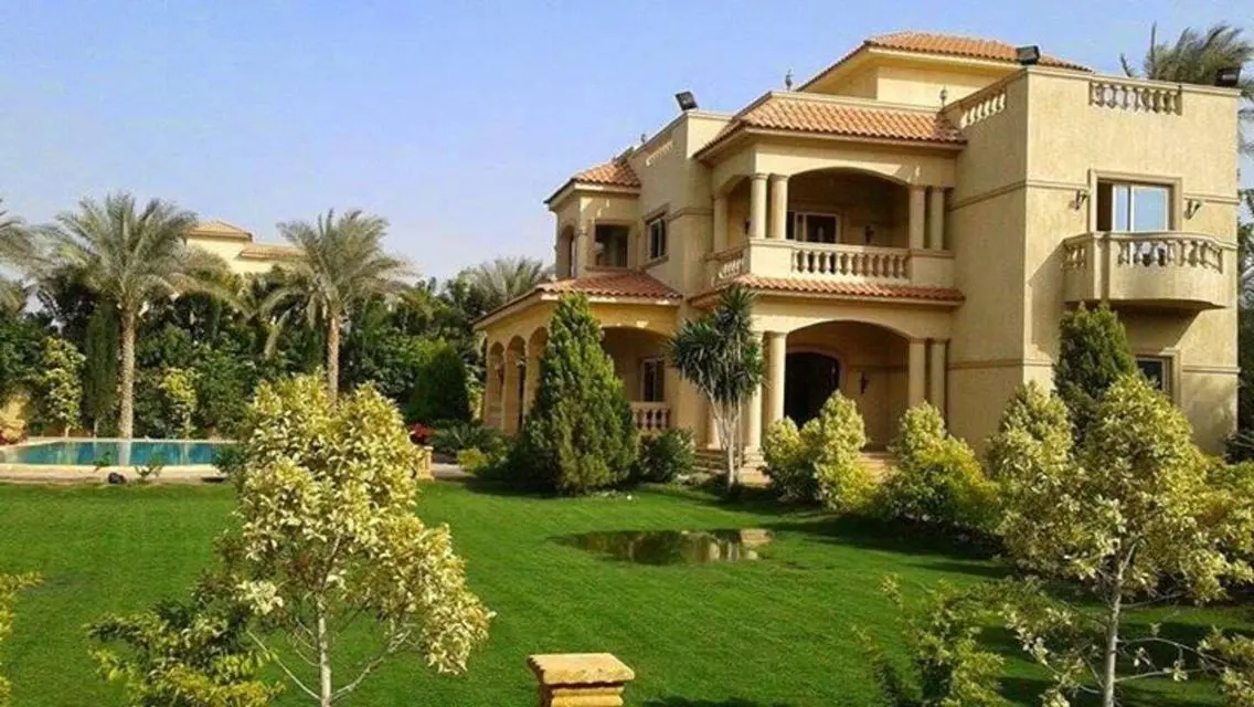 Luxury Villa for Sale with Spacious Design and Stunning Views