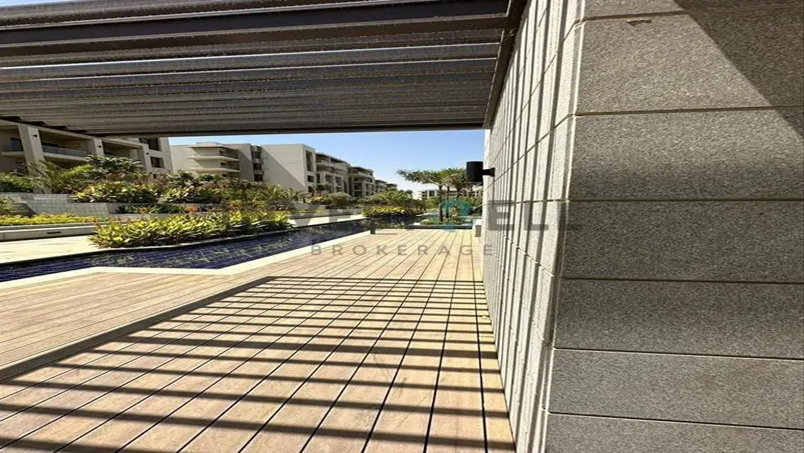 Luxury Apartment in Palm Hills