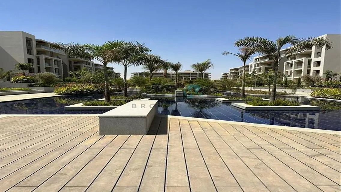 Luxury Apartment in Palm Hills