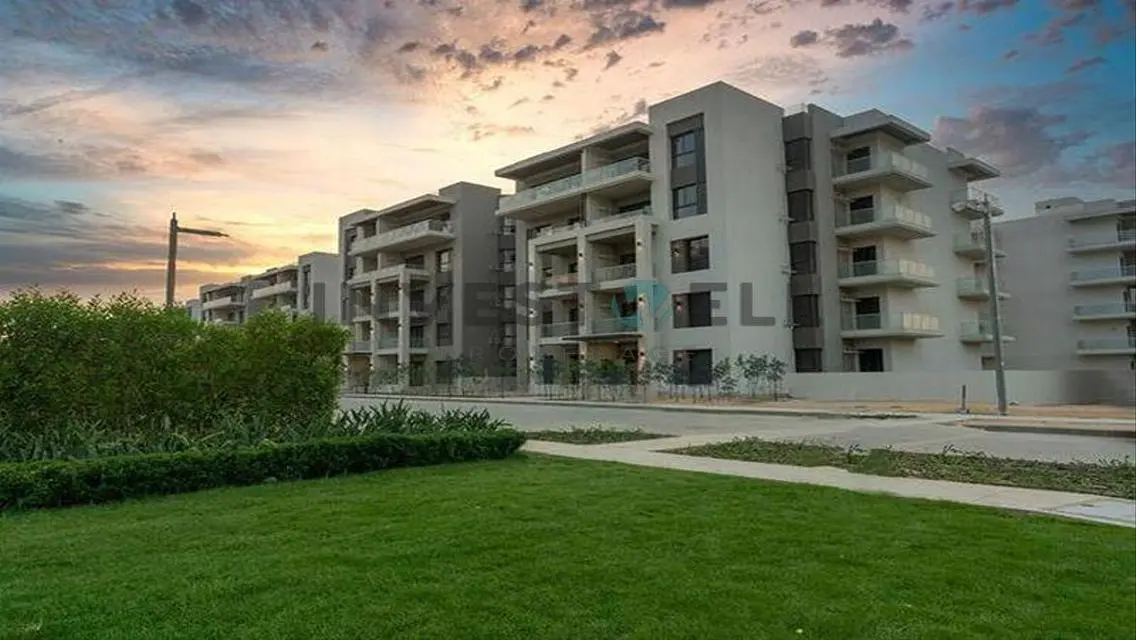 Luxury Apartment in Palm Hills