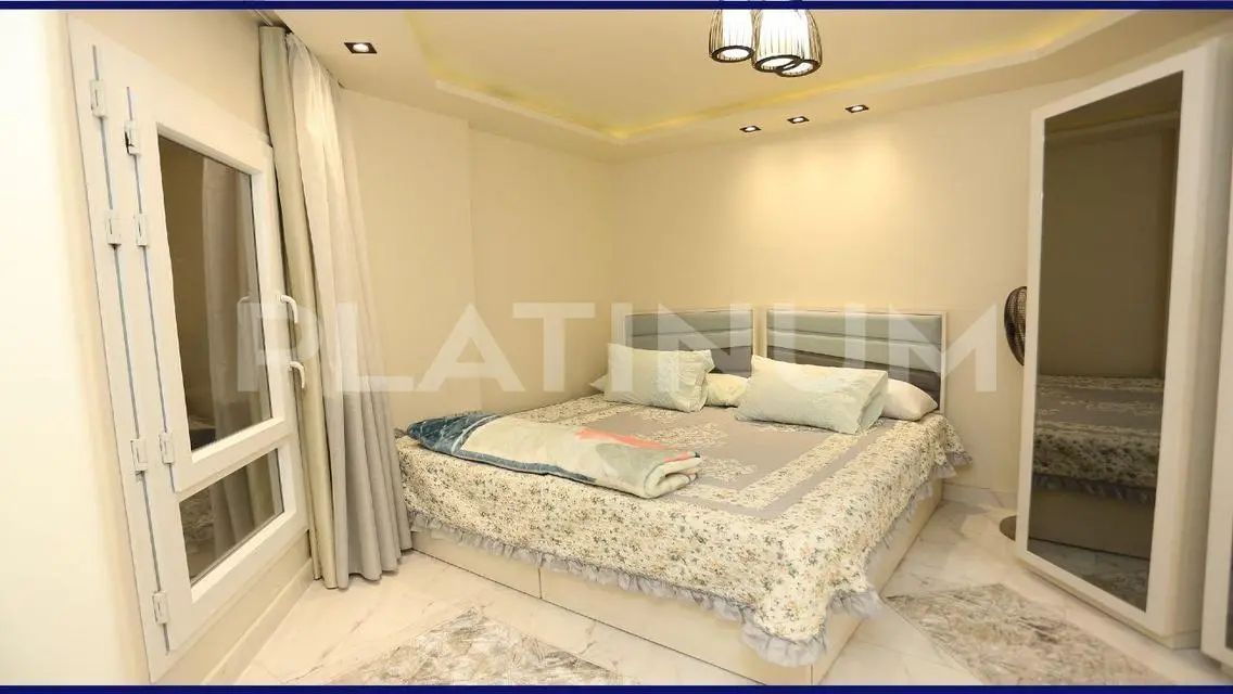 Luxury Apartment with Balcony Overlooking Lakes