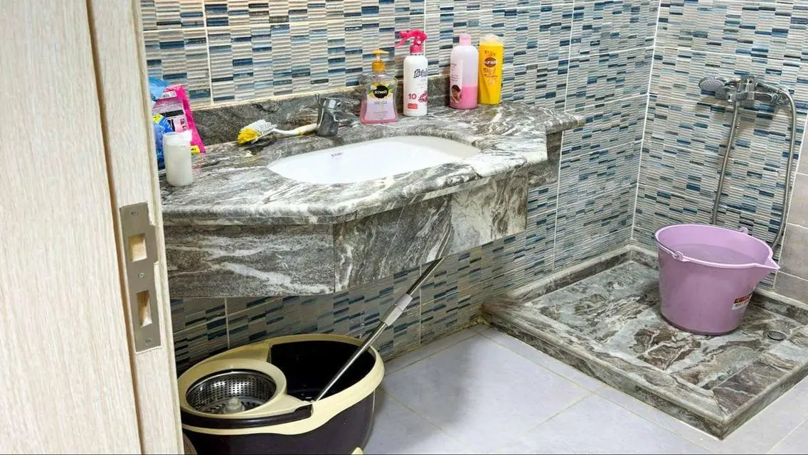 شقة فاخرة بمساحة 2030 متر مع شرفة