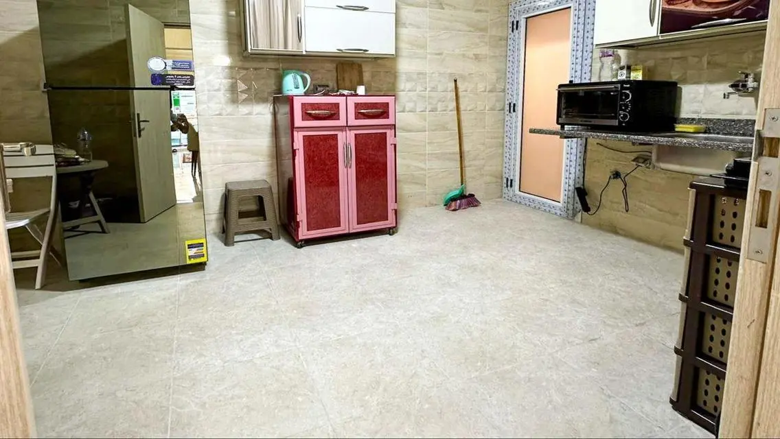 شقة فاخرة بمساحة 2030 متر مع شرفة