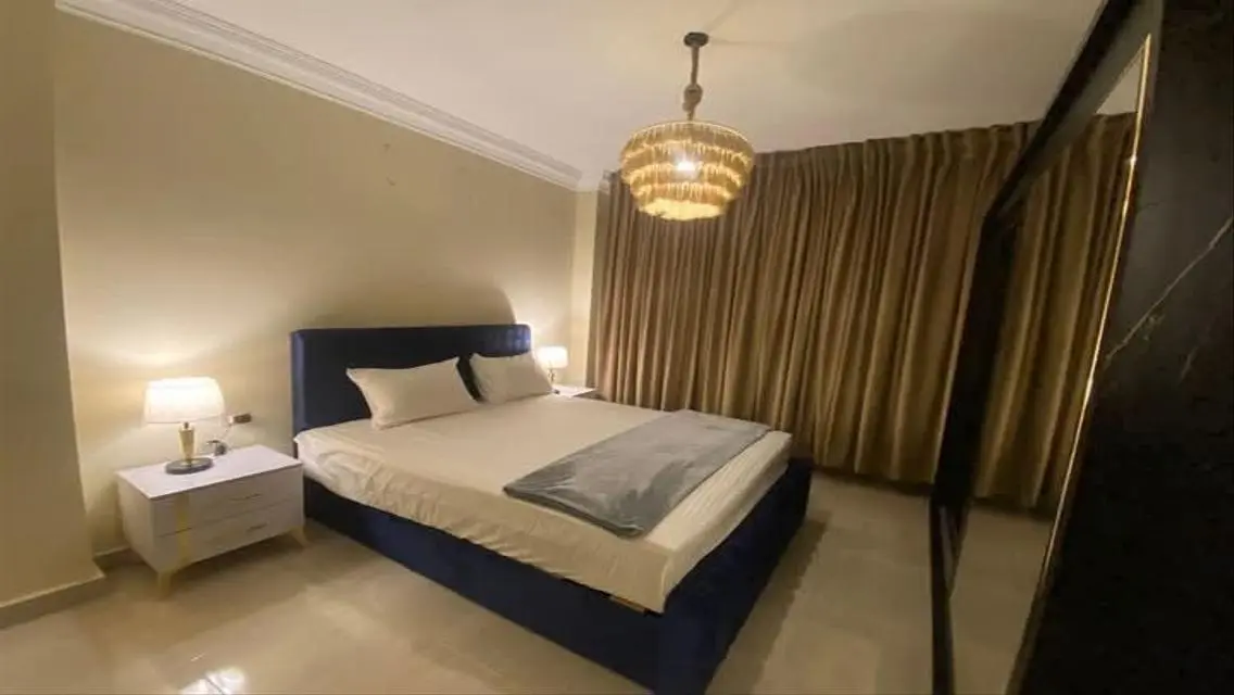 Luxury Apartment for Sale Overlooking Lakes