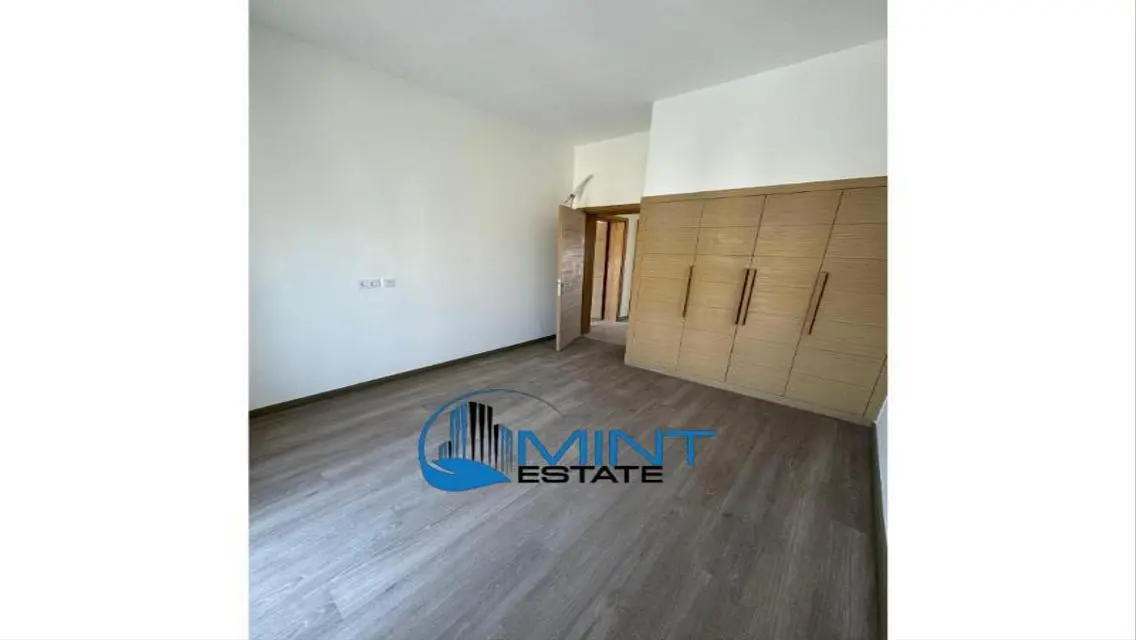 Luxury Apartment 340 sqm with Balcony and Shared Swimming Pools