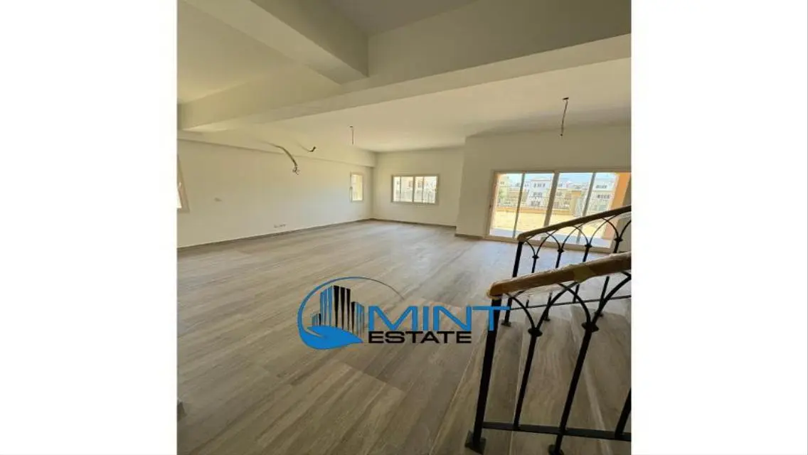 Luxury Apartment 340 sqm with Balcony and Shared Swimming Pools
