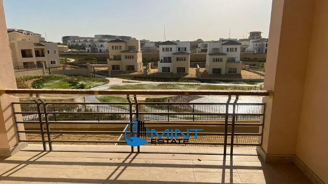 Luxury Apartment 340 sqm with Balcony and Shared Swimming Pools