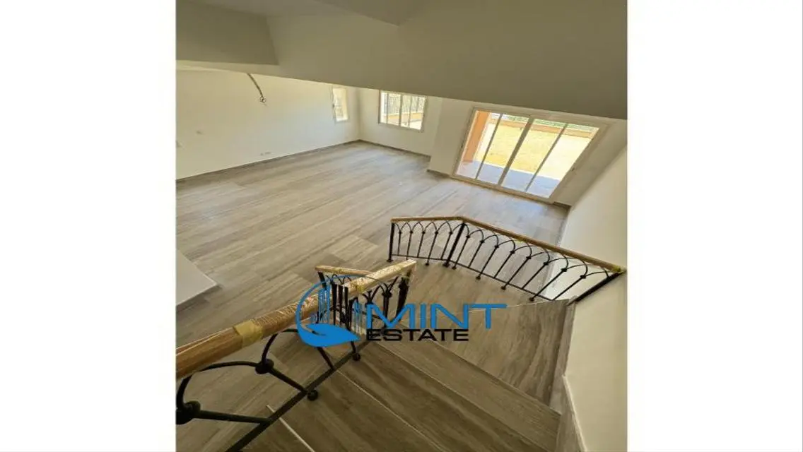Luxury Apartment 340 sqm with Balcony and Shared Swimming Pools