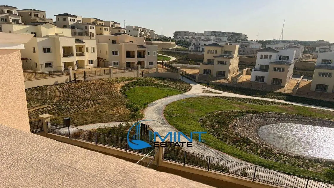 Luxury Apartment 340 sqm with Balcony and Shared Swimming Pools