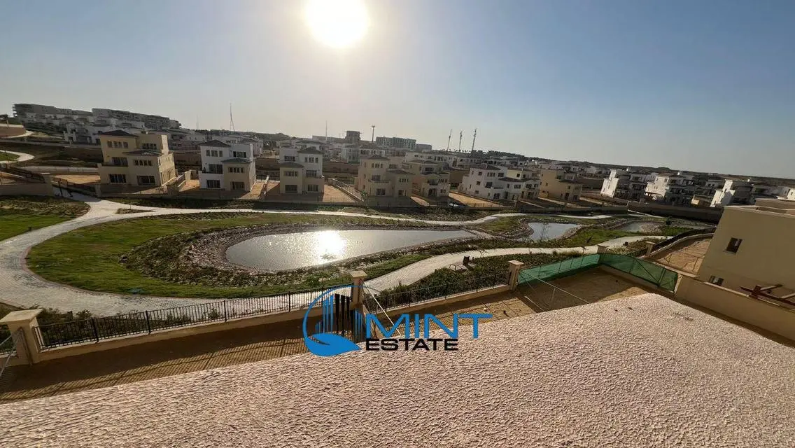 Luxury Apartment 340 sqm with Balcony and Shared Swimming Pools