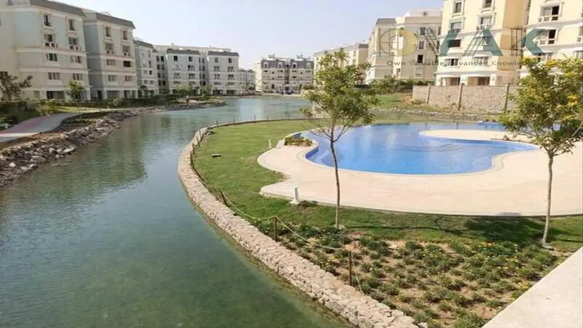 فيلا فاخرة بمساحة واسعة للبيع