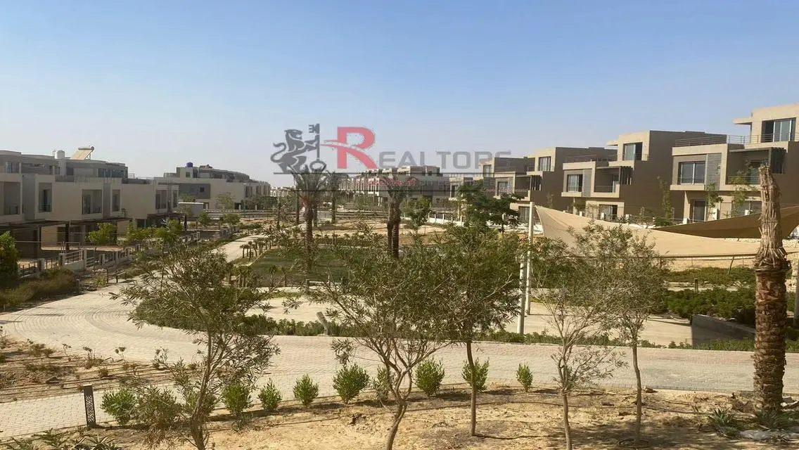 شقة فاخرة 4 غرف نوم مع شرفة وحارس أمن