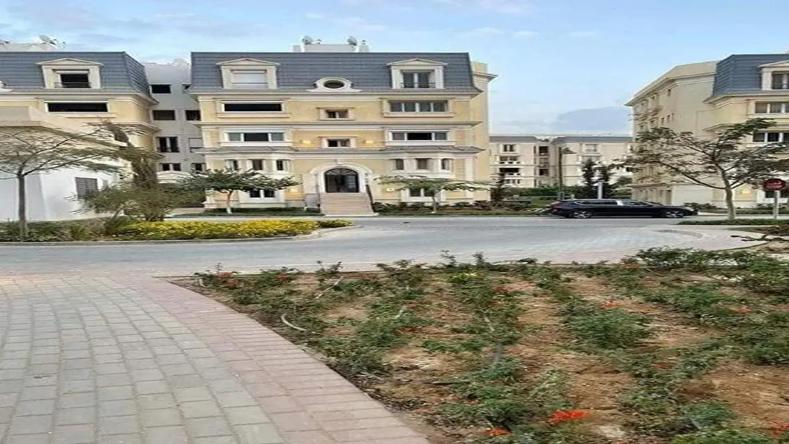 Luxury Apartment with Private Garden and Shared Pool
