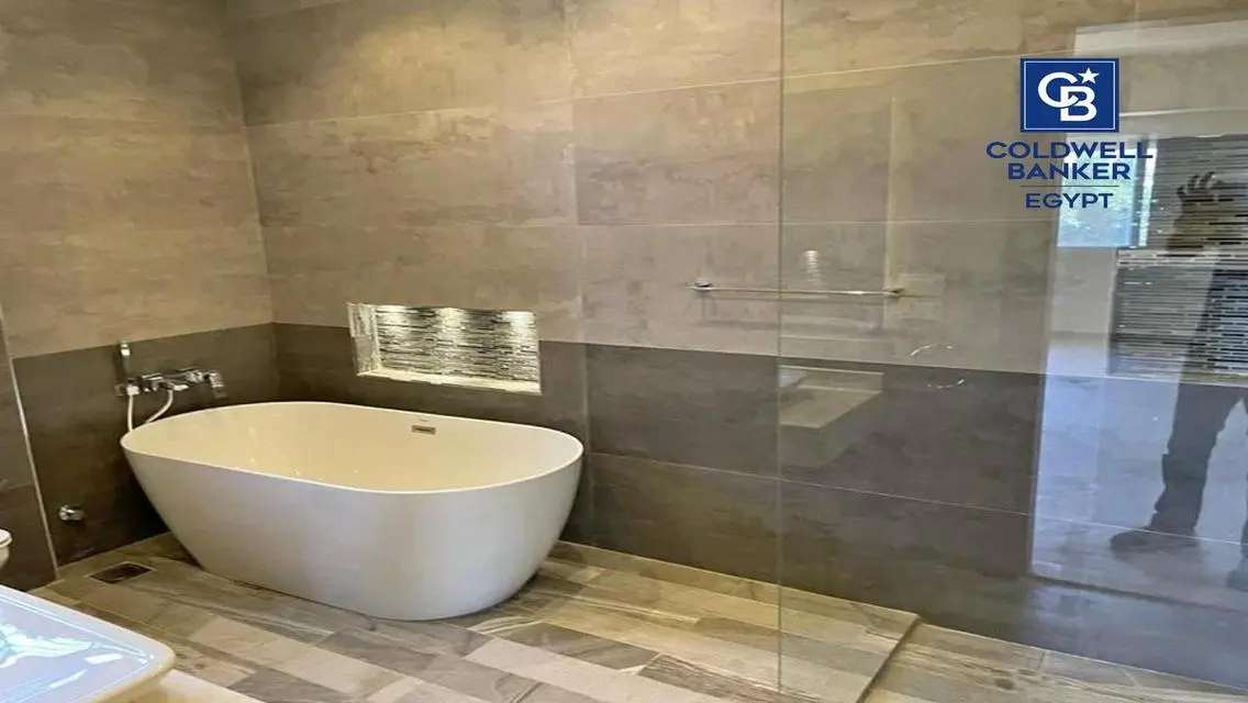 Stunning Apartment for Sale with Beachfront View - 7 Meters