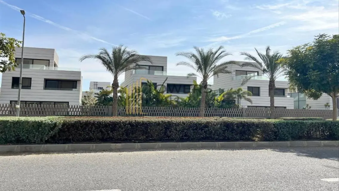 Luxury Villa for Sale with Private Garden in Prime Location