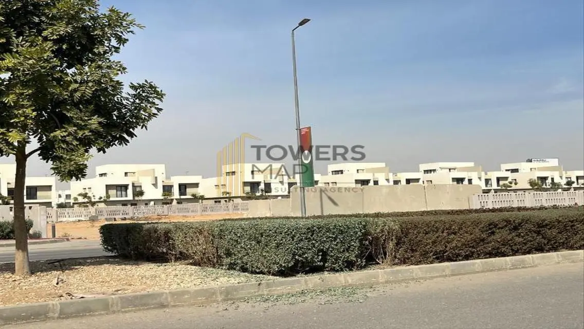 Luxury Villa for Sale with Private Garden in Prime Location